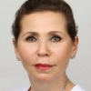 Porträt von Zahnärztin Dr. Olga Joselowitsch in der Zahnarztpraxis in Berlin Kreuzberg